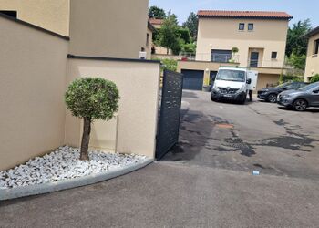 Création et entretien de plusieurs résidences