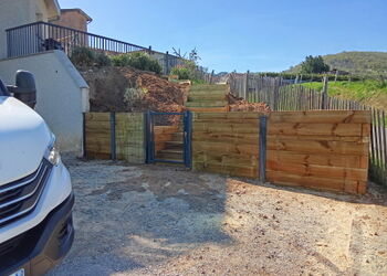 Installation d'un mur de soutènement